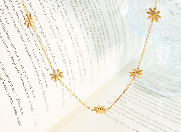 Little Daisy Flower Chain Necklace